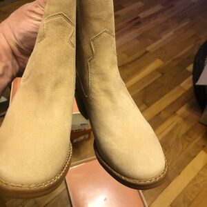 42 GOLD Light Tan Suede Ankle Booties